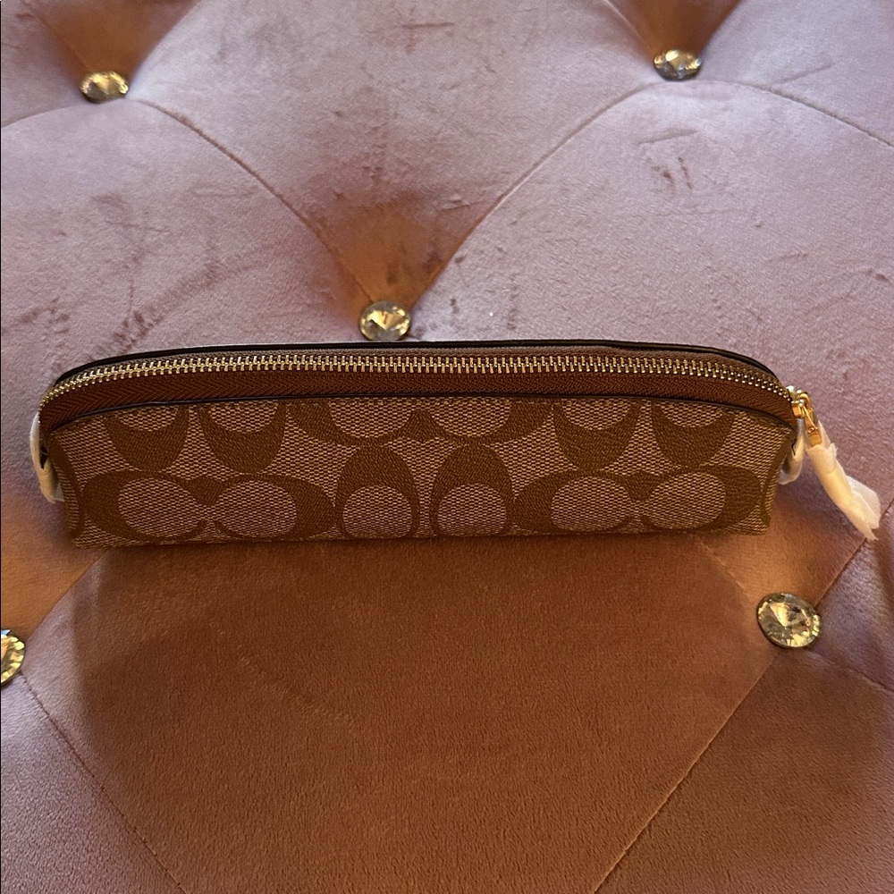 NWT Coach Pencil Case In Signature Canvas - Picture 5 of 6